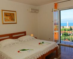 Krásný apartmán pro 5 osob s výhledem na moře Brač