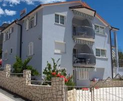 Apartmány A2 v Okrug Gornji