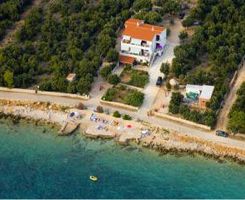 Apartmány Dvokrevetni prizemlje v Mandre